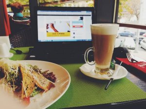 coffee for universities - lunch, latte and laptop