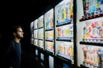 Intelligent vending machines