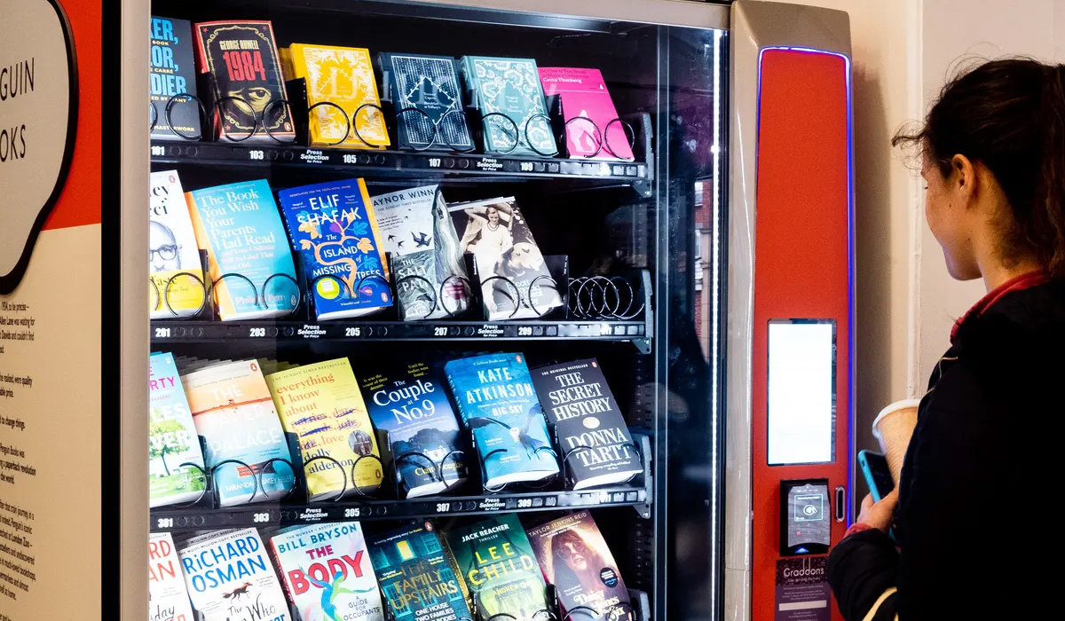 Book vending machine